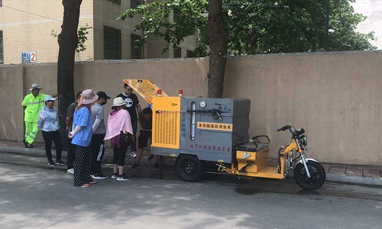 電動三輪高壓清洗車質量信得過，繼續發貨