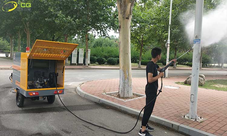 小型高壓清洗車(chē)