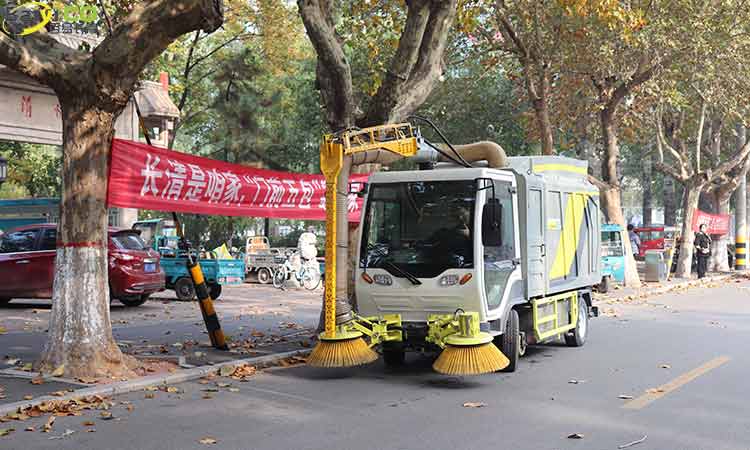 純電動(dòng)樹(shù)葉收集車(chē)