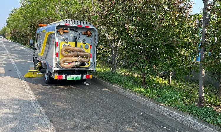 小型電動(dòng)洗掃車