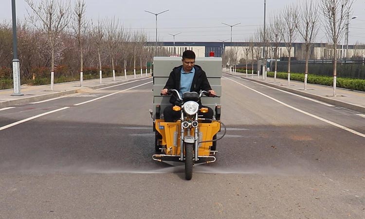 小型三輪高壓清洗車(chē)