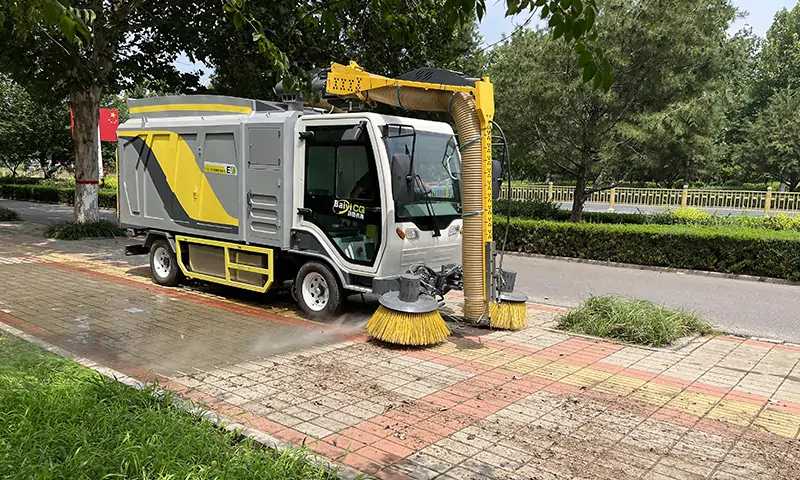 樹葉收集車——引領綠色清潔革命的力量，落葉收集專用車輛。