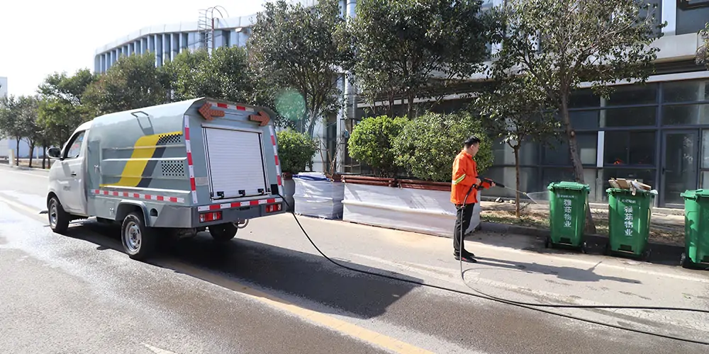 環(huán)衛(wèi)專(zhuān)用高壓沖洗車(chē) 市政高壓沖洗車(chē) 電動(dòng)四輪高壓沖洗車(chē) 高壓沖洗車(chē)清洗車(chē) 路面污漬高壓沖洗車(chē)