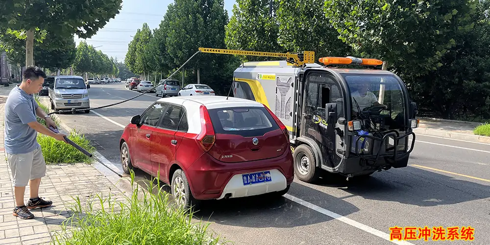 電動(dòng)小型洗掃車(chē) 小型電動(dòng)環(huán)衛(wèi)洗掃車(chē) 小型電動(dòng)洗掃一體車(chē) 新型純電動(dòng)洗掃車(chē) 全封閉電動(dòng)洗掃一體車(chē)