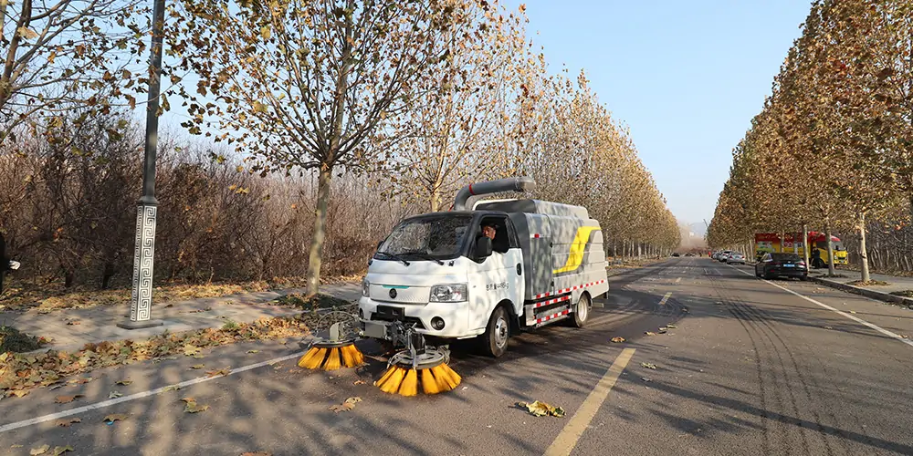 電動(dòng)樹葉專用收集車 樹葉收集一體車 吸入式樹葉收集車 破碎樹葉收集車 強(qiáng)力吸樹葉收集車