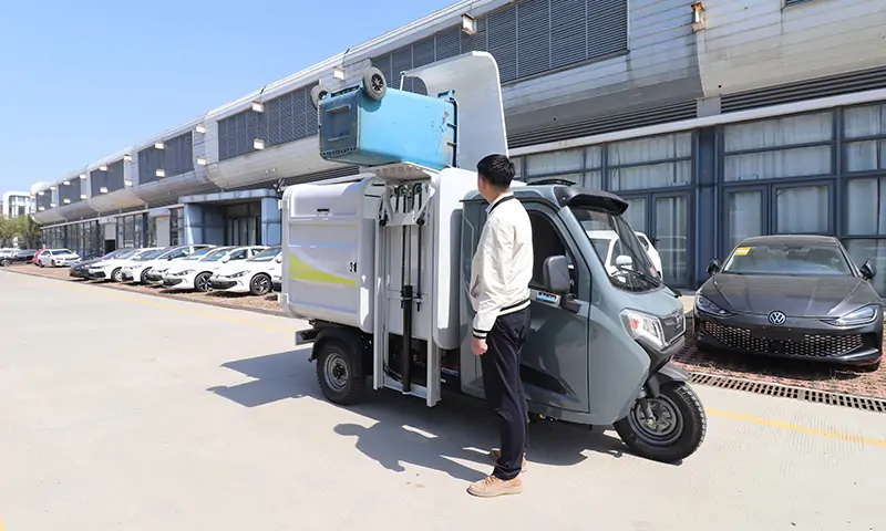 電動(dòng)垃圾車 掛桶垃圾車 三輪垃圾車 小型垃圾車 自卸垃圾車