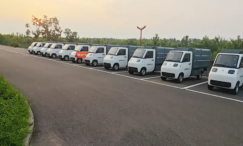 純電動垃圾車到貨客戶現場 助力城市環境衛生建設